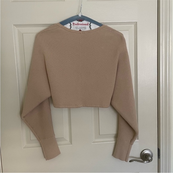 Elegant Cream Women's Crop Top - Picture 8 of 9